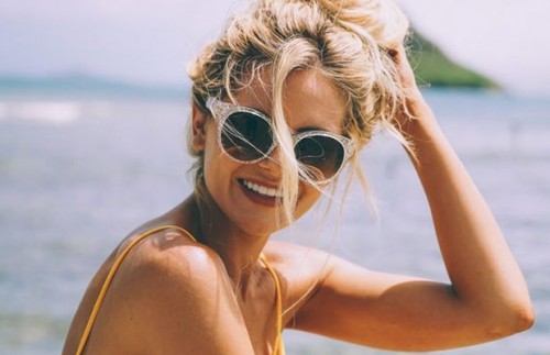 Афиша Полезные советы онлайн: Як захистити волосся від сонця: корисні для відпустки поради онлайн