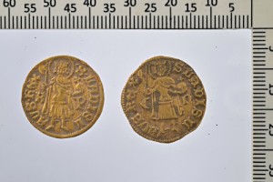 Афиша 583 золоті і срібні монети XV століття знайшов чеський селянин онлайн