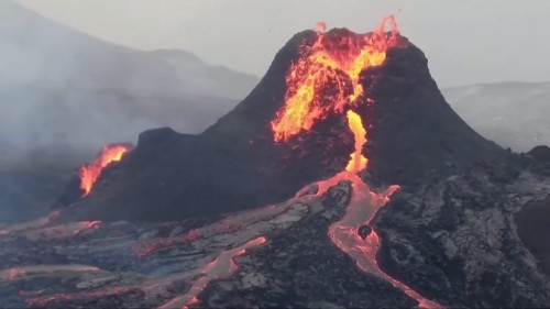Афиша Интересные места для посещения онлайн: Активний вулкан виставили на продаж в Ісландії онлайн