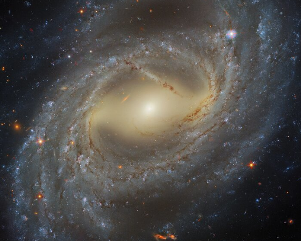 Афиша Полезные советы онлайн: Спіральну галактику в сузір'ї Тукан зафіксував Hubble онлайн