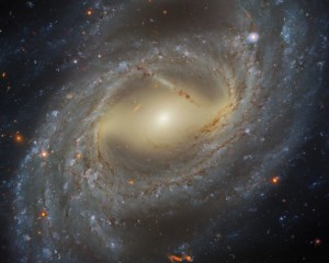 Афиша Спіральну галактику в сузір'ї Тукан зафіксував Hubble онлайн